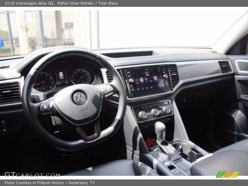 Reflex Silver Metallic / Titan Black 2018 Volkswagen Atlas SEL
