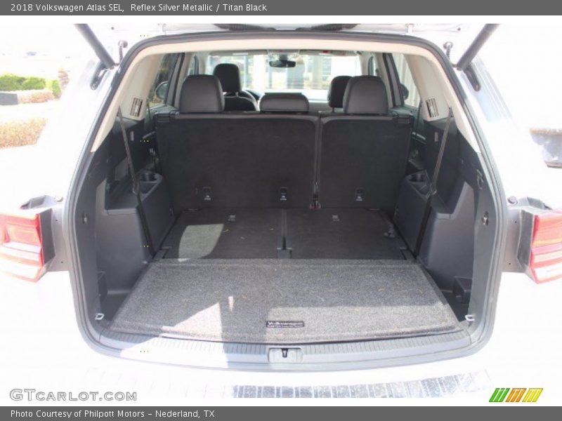 Reflex Silver Metallic / Titan Black 2018 Volkswagen Atlas SEL