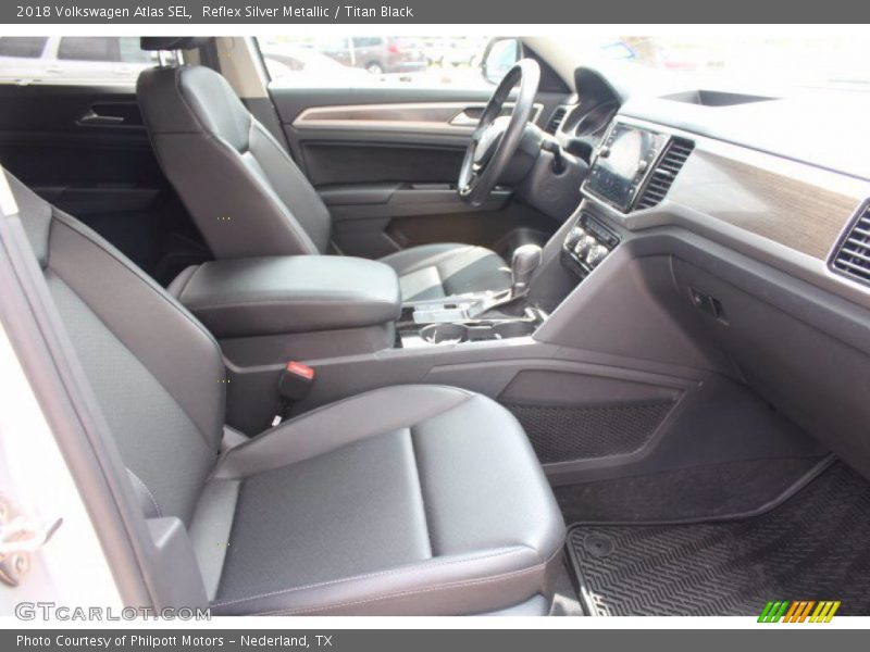 Reflex Silver Metallic / Titan Black 2018 Volkswagen Atlas SEL