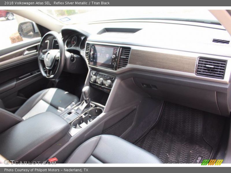 Reflex Silver Metallic / Titan Black 2018 Volkswagen Atlas SEL