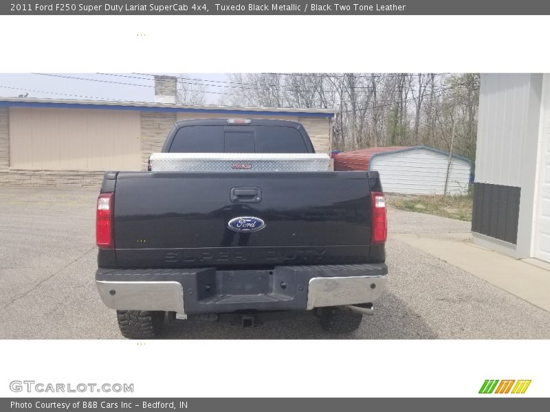 Tuxedo Black Metallic / Black Two Tone Leather 2011 Ford F250 Super Duty Lariat SuperCab 4x4