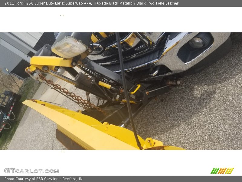 Tuxedo Black Metallic / Black Two Tone Leather 2011 Ford F250 Super Duty Lariat SuperCab 4x4