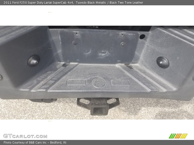 Tuxedo Black Metallic / Black Two Tone Leather 2011 Ford F250 Super Duty Lariat SuperCab 4x4