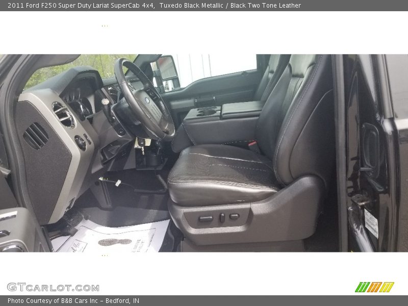 Tuxedo Black Metallic / Black Two Tone Leather 2011 Ford F250 Super Duty Lariat SuperCab 4x4