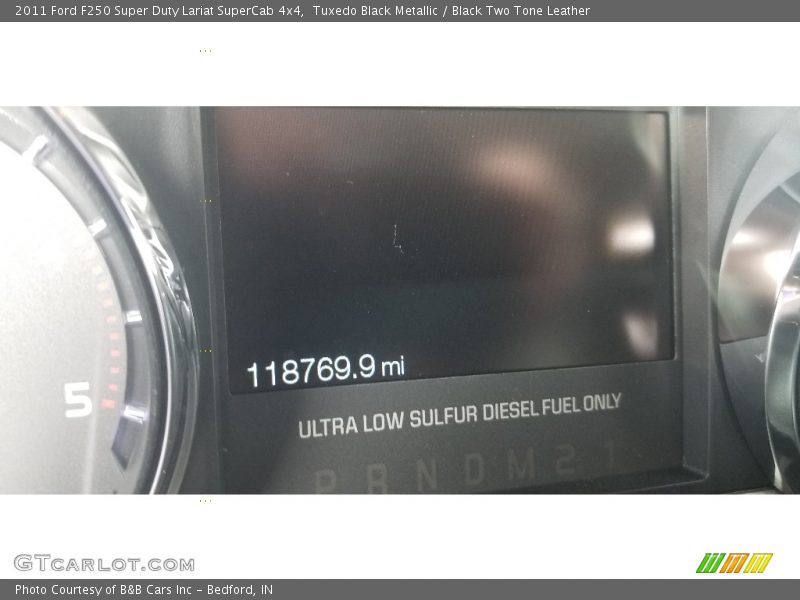 Tuxedo Black Metallic / Black Two Tone Leather 2011 Ford F250 Super Duty Lariat SuperCab 4x4