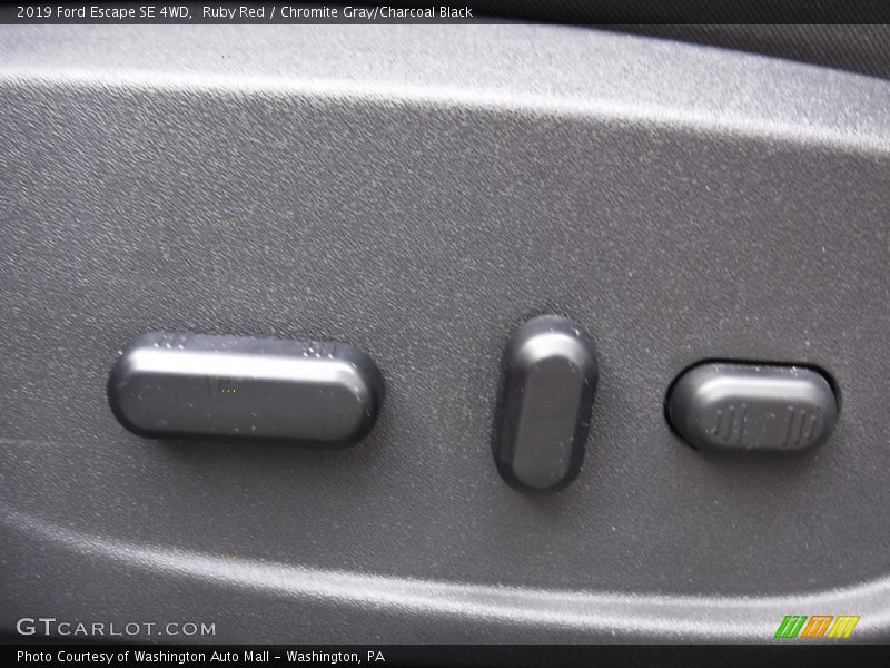 Ruby Red / Chromite Gray/Charcoal Black 2019 Ford Escape SE 4WD