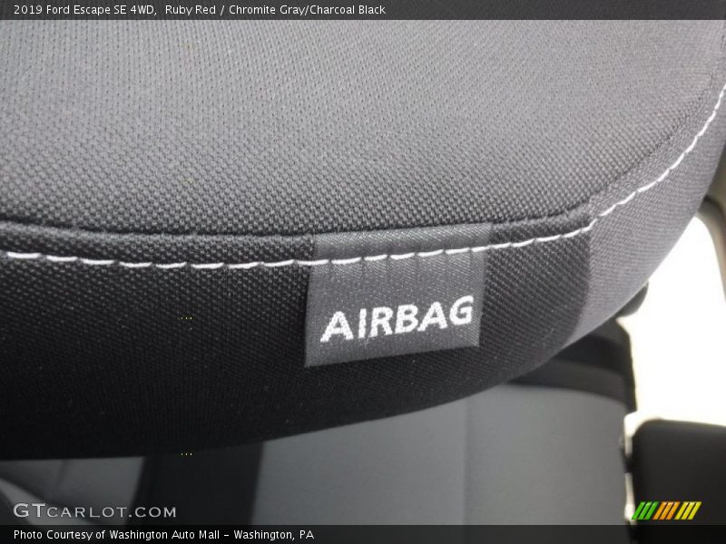Ruby Red / Chromite Gray/Charcoal Black 2019 Ford Escape SE 4WD