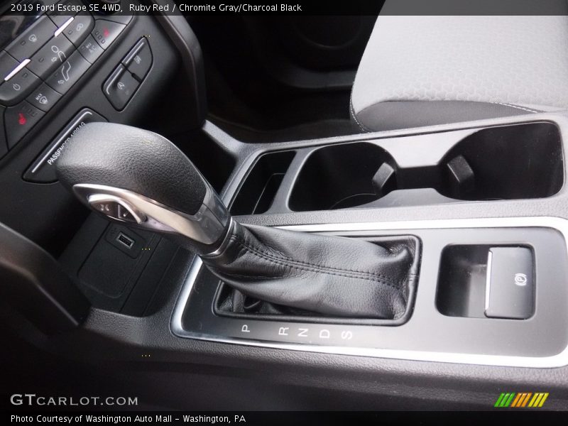 Ruby Red / Chromite Gray/Charcoal Black 2019 Ford Escape SE 4WD