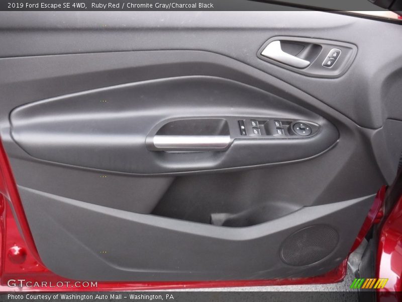 Ruby Red / Chromite Gray/Charcoal Black 2019 Ford Escape SE 4WD
