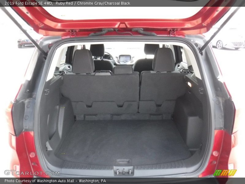 Ruby Red / Chromite Gray/Charcoal Black 2019 Ford Escape SE 4WD