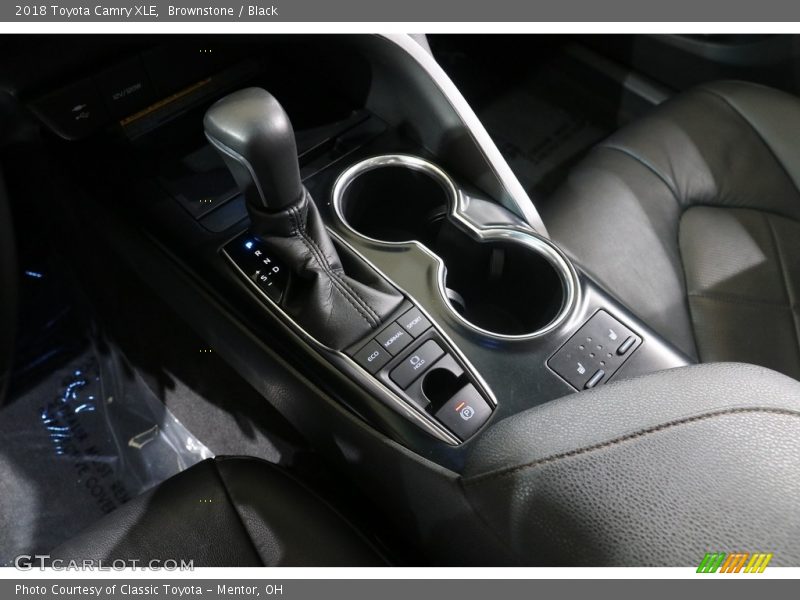 Brownstone / Black 2018 Toyota Camry XLE
