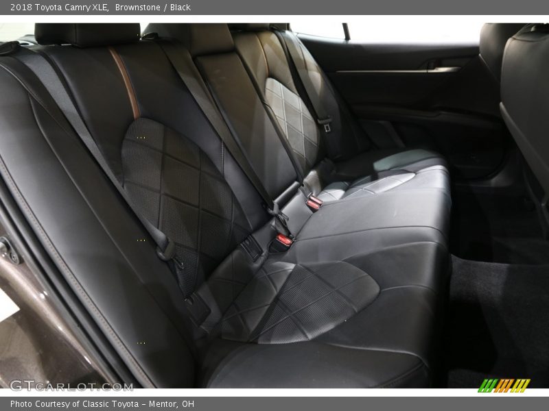 Brownstone / Black 2018 Toyota Camry XLE