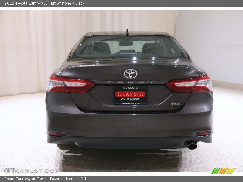Brownstone / Black 2018 Toyota Camry XLE