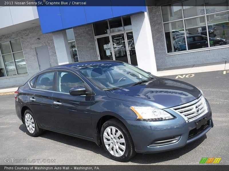 Front 3/4 View of 2013 Sentra SV