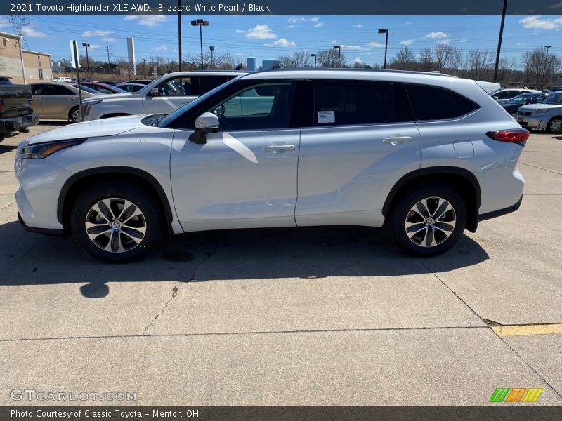 Blizzard White Pearl / Black 2021 Toyota Highlander XLE AWD