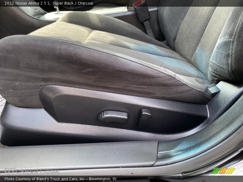 Super Black / Charcoal 2012 Nissan Altima 2.5 S