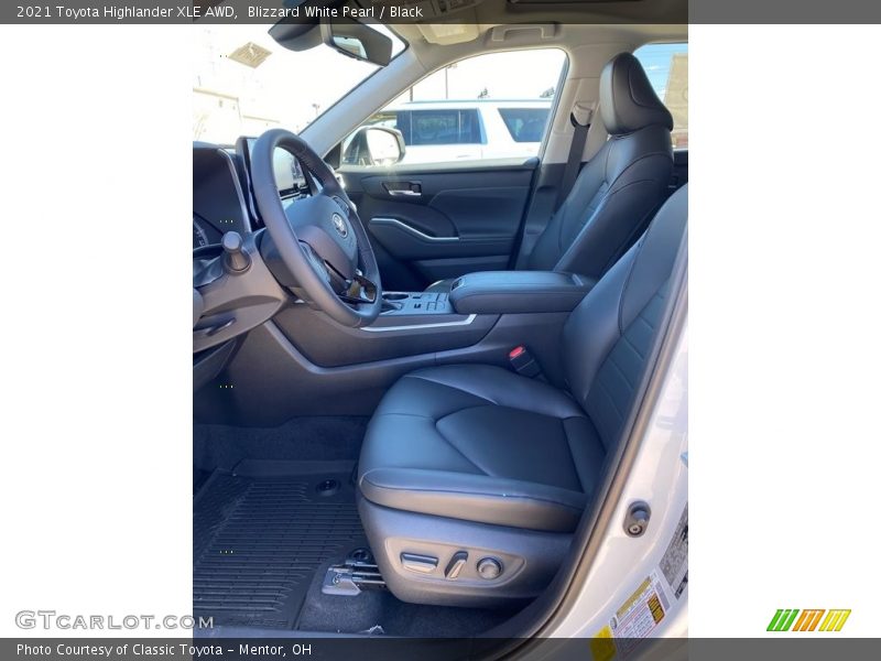 Blizzard White Pearl / Black 2021 Toyota Highlander XLE AWD