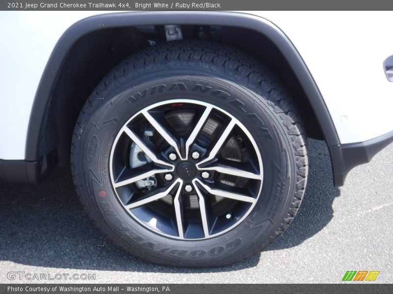 Bright White / Ruby Red/Black 2021 Jeep Grand Cherokee Trailhawk 4x4
