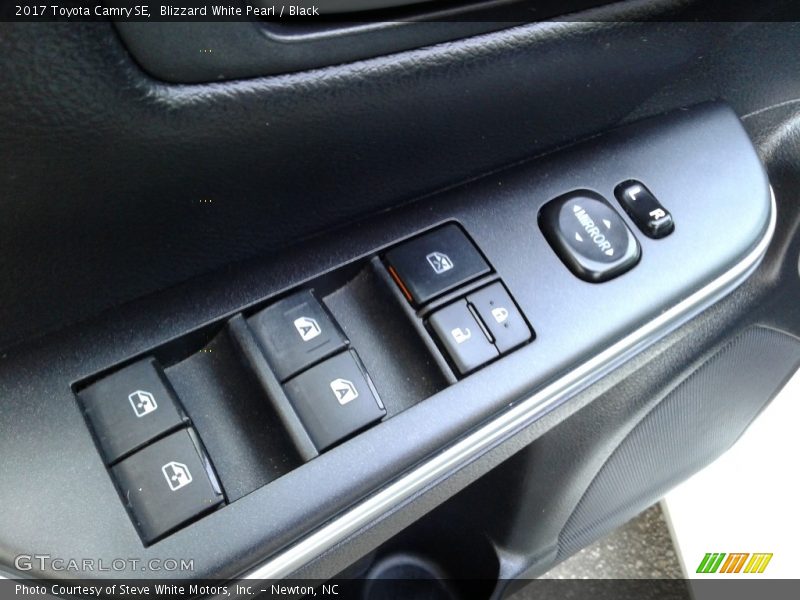 Blizzard White Pearl / Black 2017 Toyota Camry SE