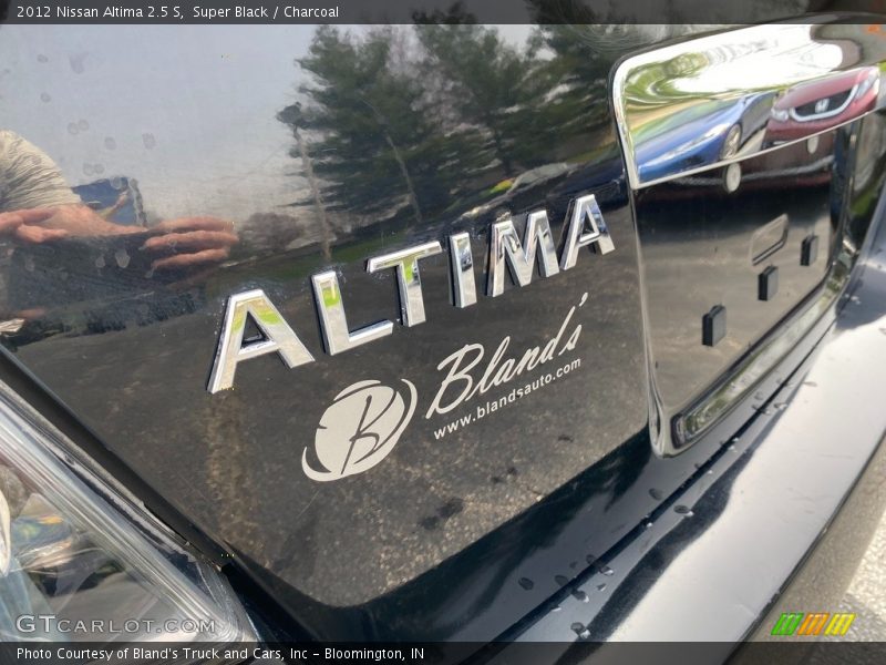 Super Black / Charcoal 2012 Nissan Altima 2.5 S