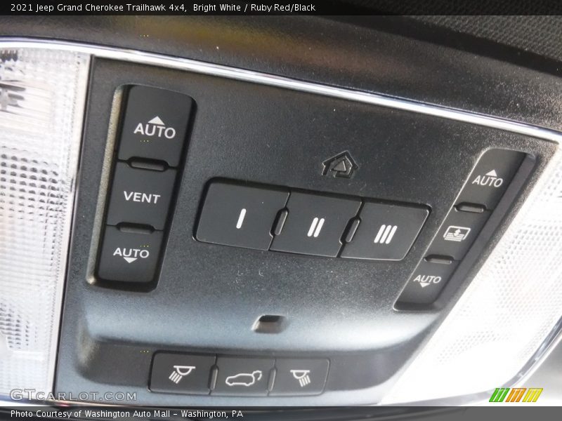 Bright White / Ruby Red/Black 2021 Jeep Grand Cherokee Trailhawk 4x4