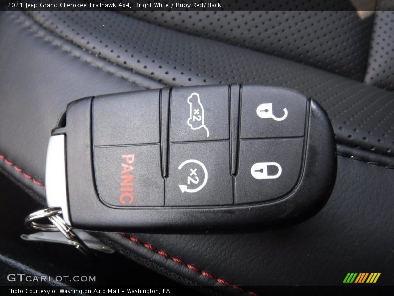 Bright White / Ruby Red/Black 2021 Jeep Grand Cherokee Trailhawk 4x4