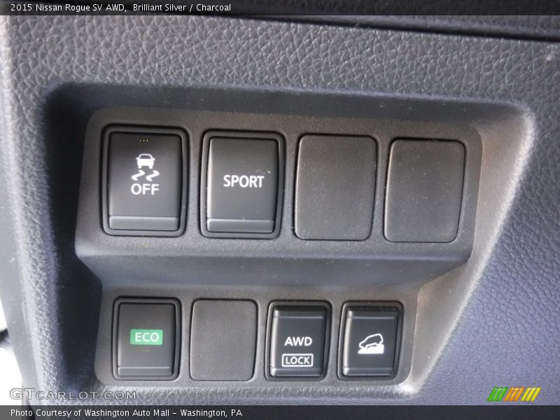 Brilliant Silver / Charcoal 2015 Nissan Rogue SV AWD