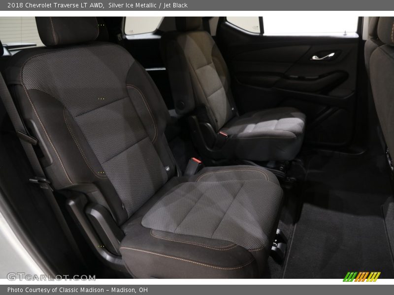 Silver Ice Metallic / Jet Black 2018 Chevrolet Traverse LT AWD