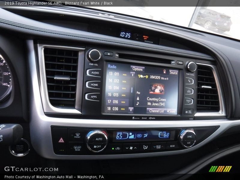 Blizzard Pearl White / Black 2019 Toyota Highlander SE AWD