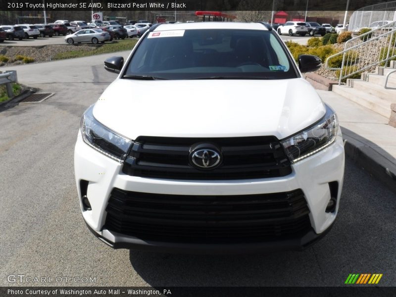 Blizzard Pearl White / Black 2019 Toyota Highlander SE AWD