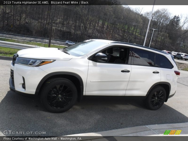 Blizzard Pearl White / Black 2019 Toyota Highlander SE AWD