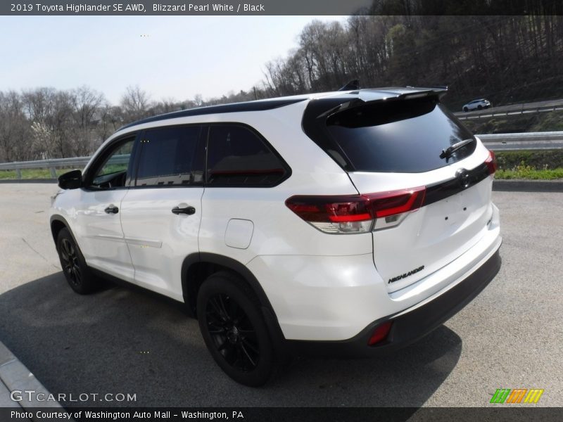Blizzard Pearl White / Black 2019 Toyota Highlander SE AWD