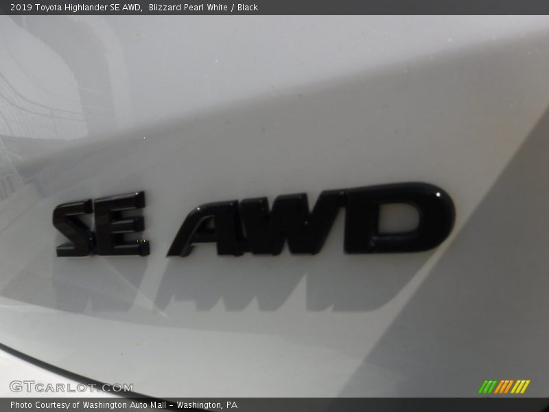 Blizzard Pearl White / Black 2019 Toyota Highlander SE AWD