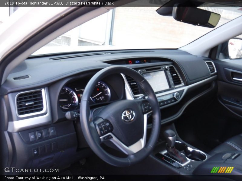Blizzard Pearl White / Black 2019 Toyota Highlander SE AWD