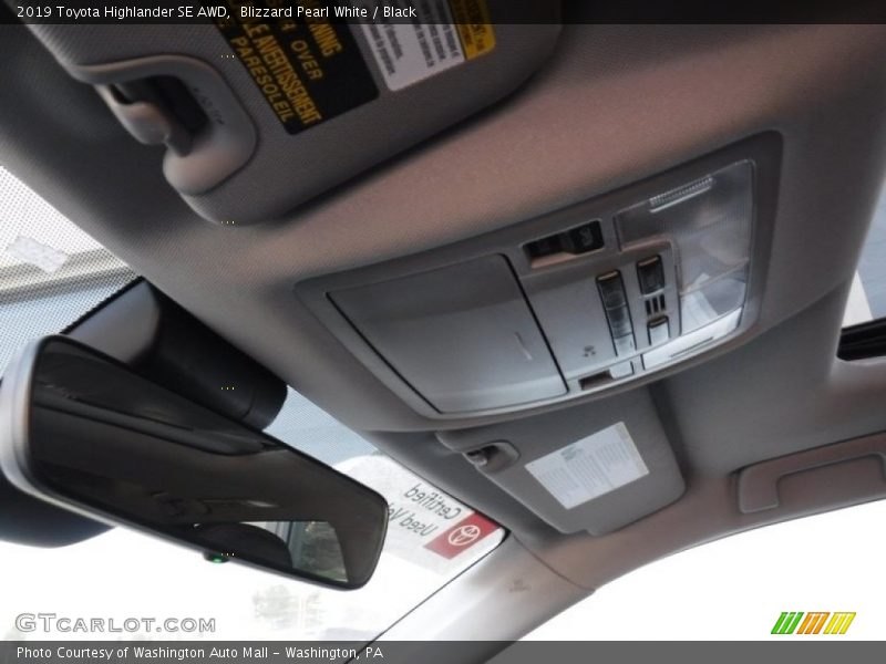 Blizzard Pearl White / Black 2019 Toyota Highlander SE AWD