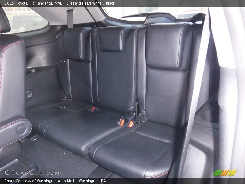 Blizzard Pearl White / Black 2019 Toyota Highlander SE AWD