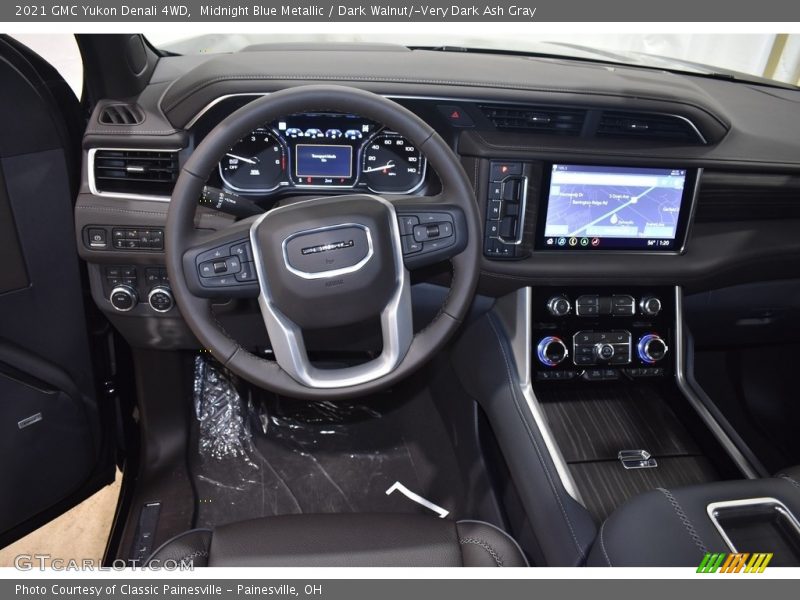 Midnight Blue Metallic / Dark Walnut/­Very Dark Ash Gray 2021 GMC Yukon Denali 4WD