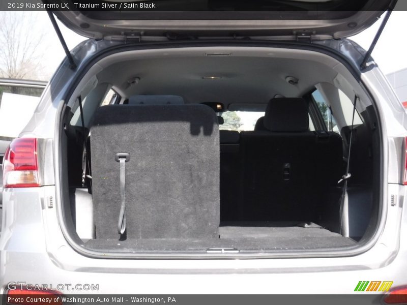 Titanium Silver / Satin Black 2019 Kia Sorento LX