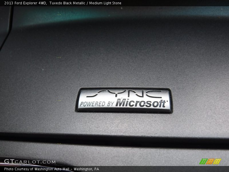 Tuxedo Black Metallic / Medium Light Stone 2013 Ford Explorer 4WD