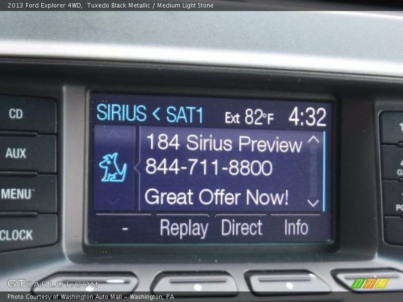 Tuxedo Black Metallic / Medium Light Stone 2013 Ford Explorer 4WD