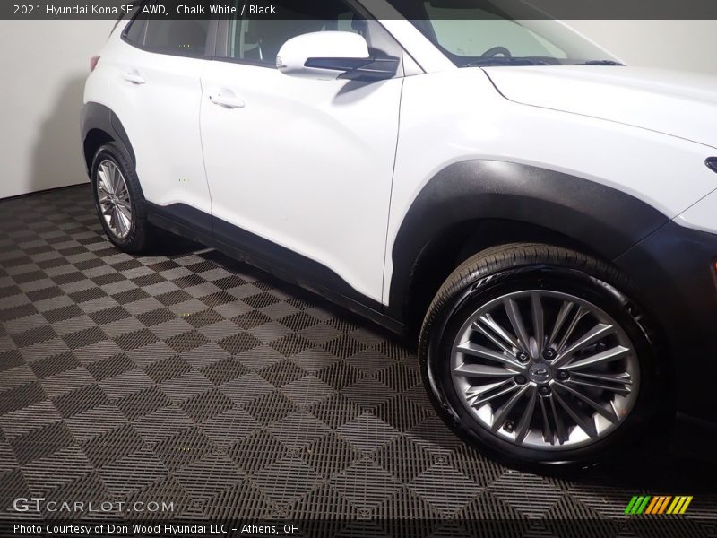 Chalk White / Black 2021 Hyundai Kona SEL AWD