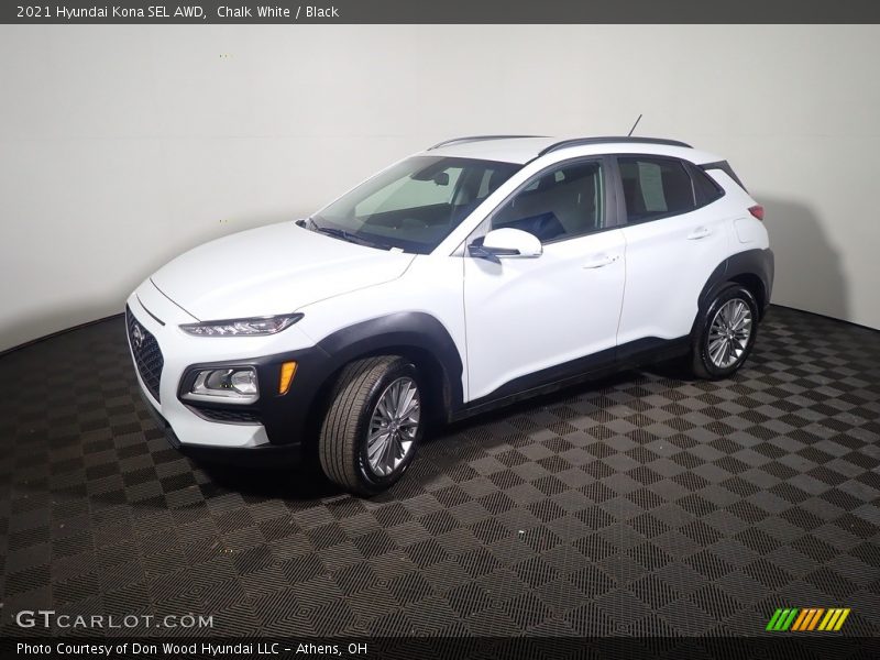 Chalk White / Black 2021 Hyundai Kona SEL AWD