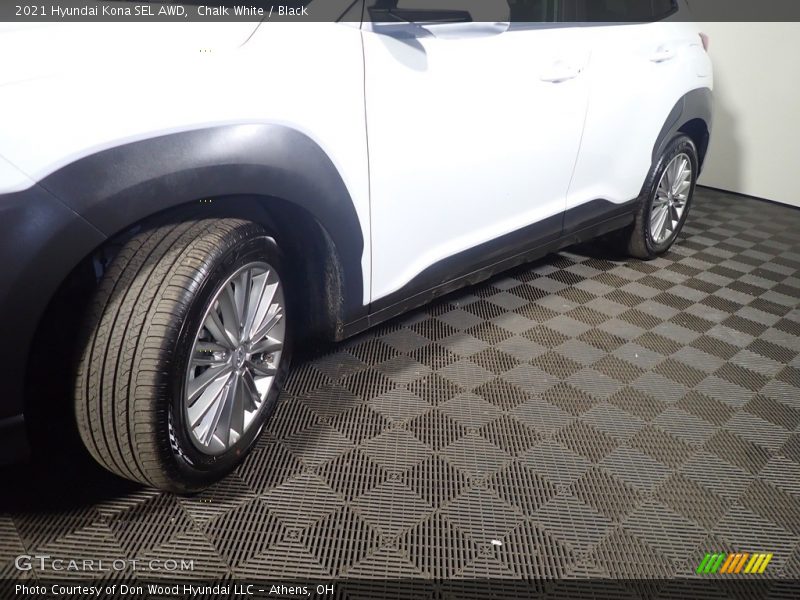 Chalk White / Black 2021 Hyundai Kona SEL AWD