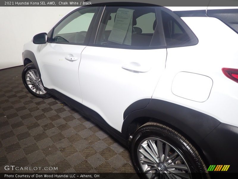 Chalk White / Black 2021 Hyundai Kona SEL AWD