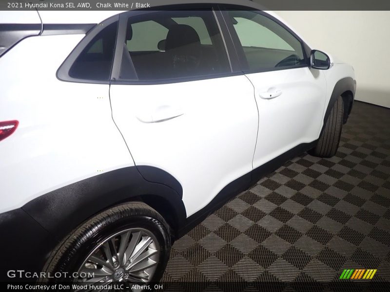 Chalk White / Black 2021 Hyundai Kona SEL AWD