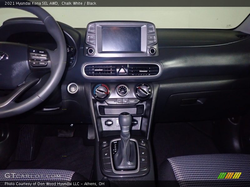 Chalk White / Black 2021 Hyundai Kona SEL AWD