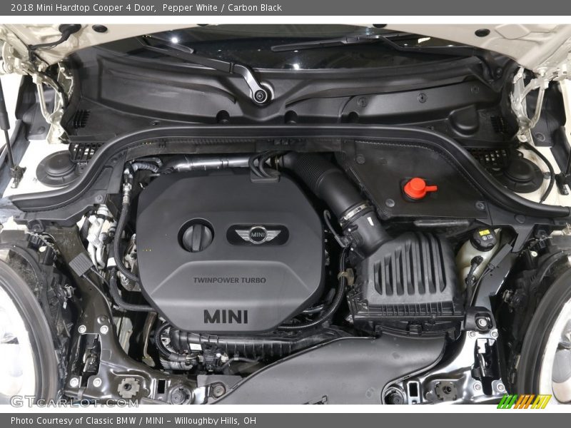 Pepper White / Carbon Black 2018 Mini Hardtop Cooper 4 Door