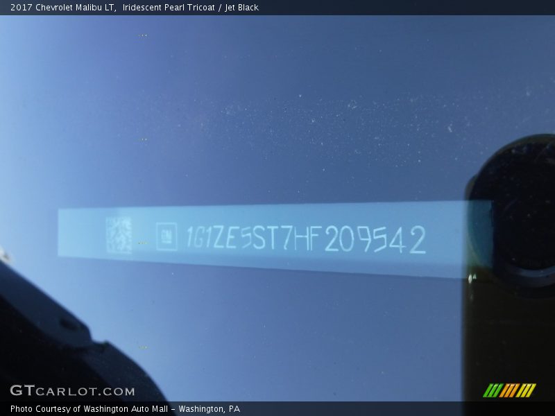 Iridescent Pearl Tricoat / Jet Black 2017 Chevrolet Malibu LT