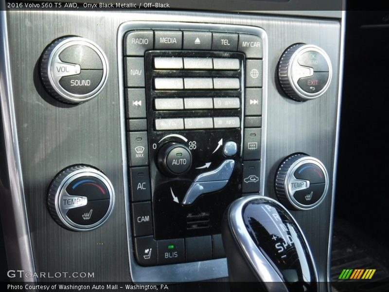 Controls of 2016 S60 T5 AWD