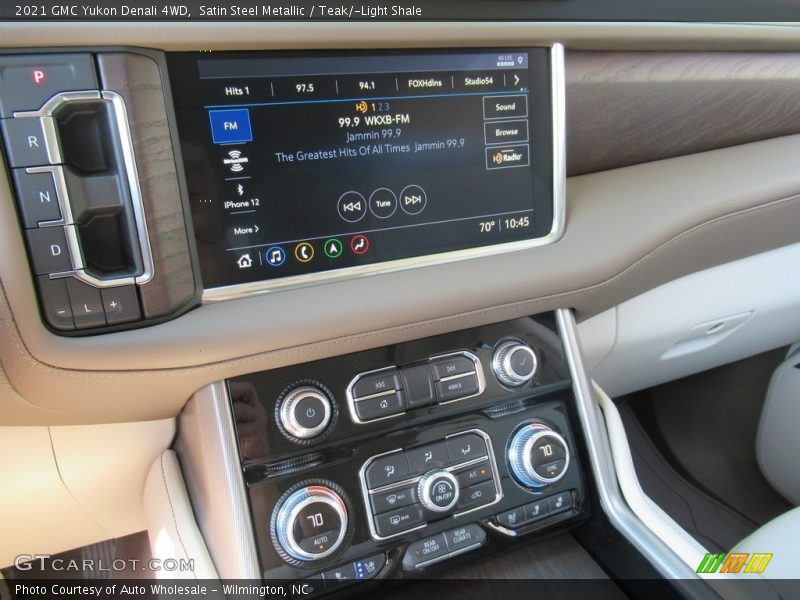Satin Steel Metallic / Teak/­Light Shale 2021 GMC Yukon Denali 4WD